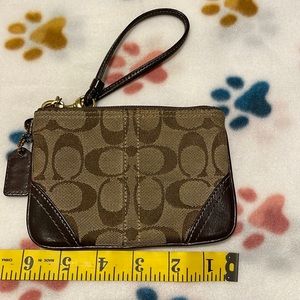 Coach wristlet - 1 week sale 🛍 price as is